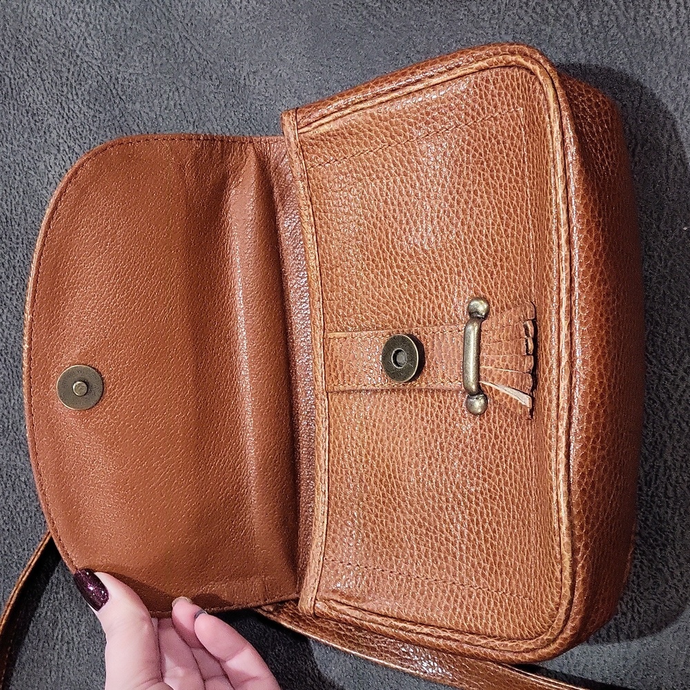 Perry Ellis Portfolio Purse - Picture 5 of 9